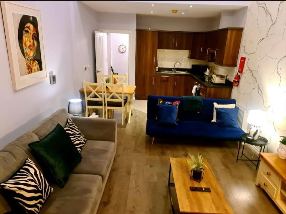 City Centre Top Floor Apartment In Belfast City Centre Екстер'єр фото