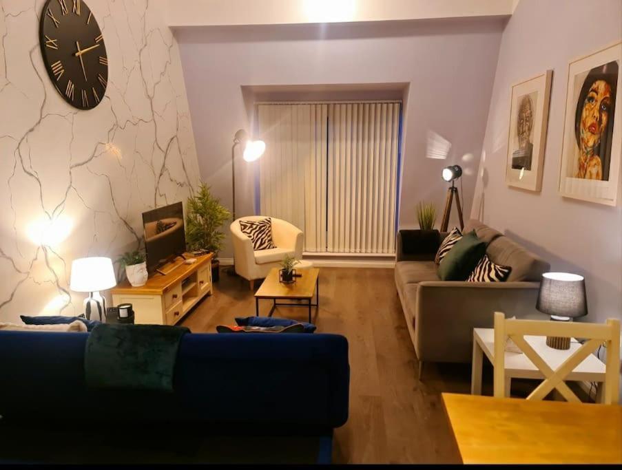 City Centre Top Floor Apartment In Belfast City Centre Екстер'єр фото
